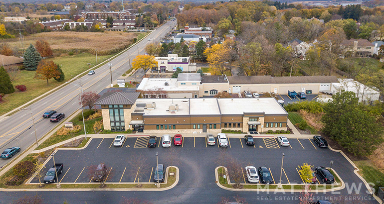 1240 N Milwaukee Ave, Libertyville, IL for sale - Building Photo - Image 2 of 3