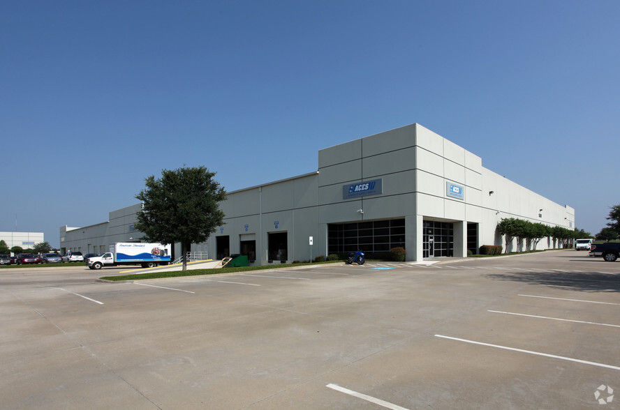 1500 Luna Rd, Carrollton, TX for lease - Building Photo - Image 1 of 5