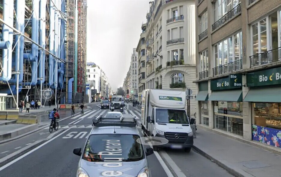 Retail in Paris for lease - Building Photo - Image 1 of 4