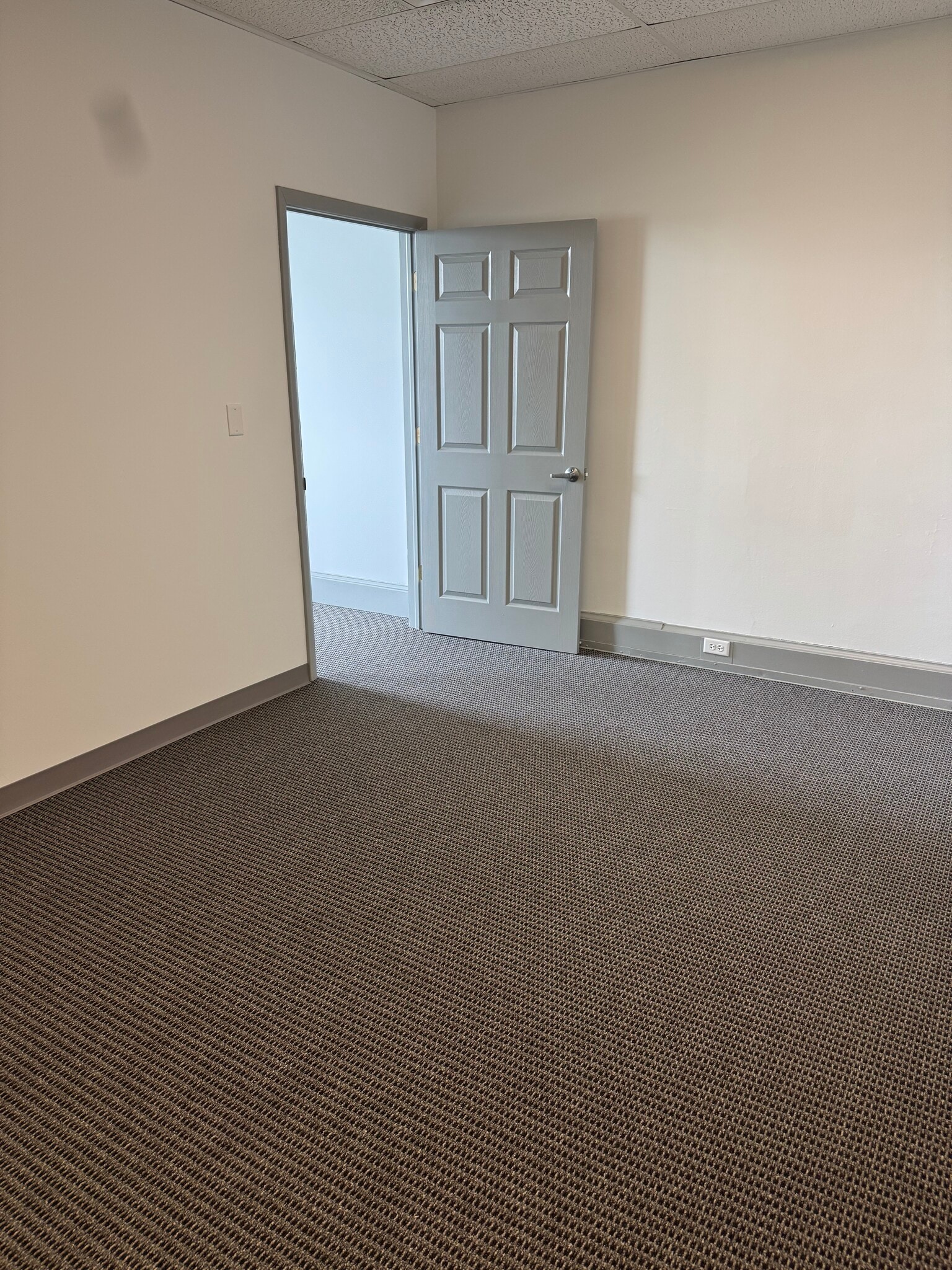 3100 E 45th St, Cleveland, OH for lease Interior Photo- Image 1 of 3