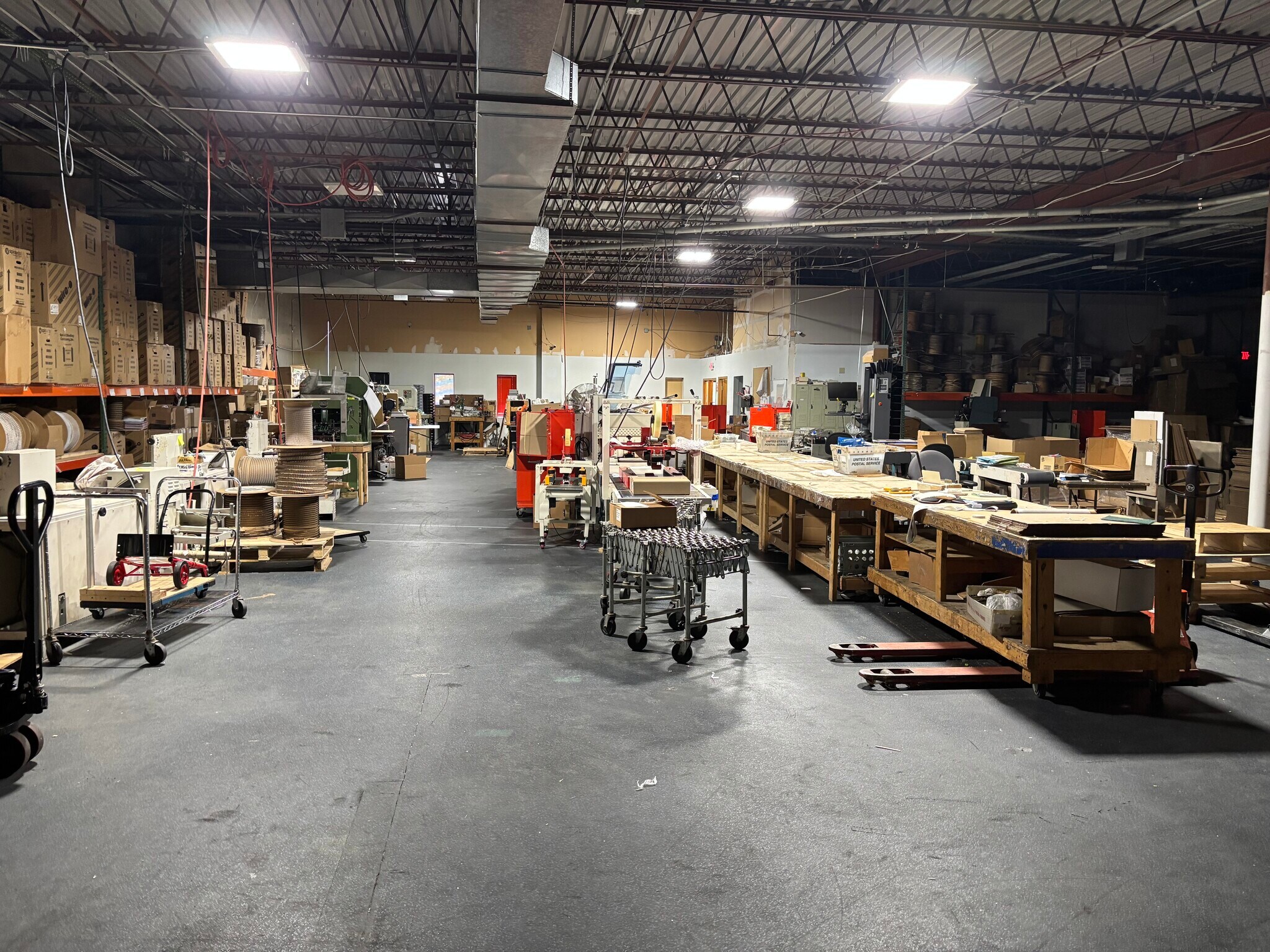 7251-7281 Commerce Cir E, Fridley, MN for lease Interior Photo- Image 1 of 3