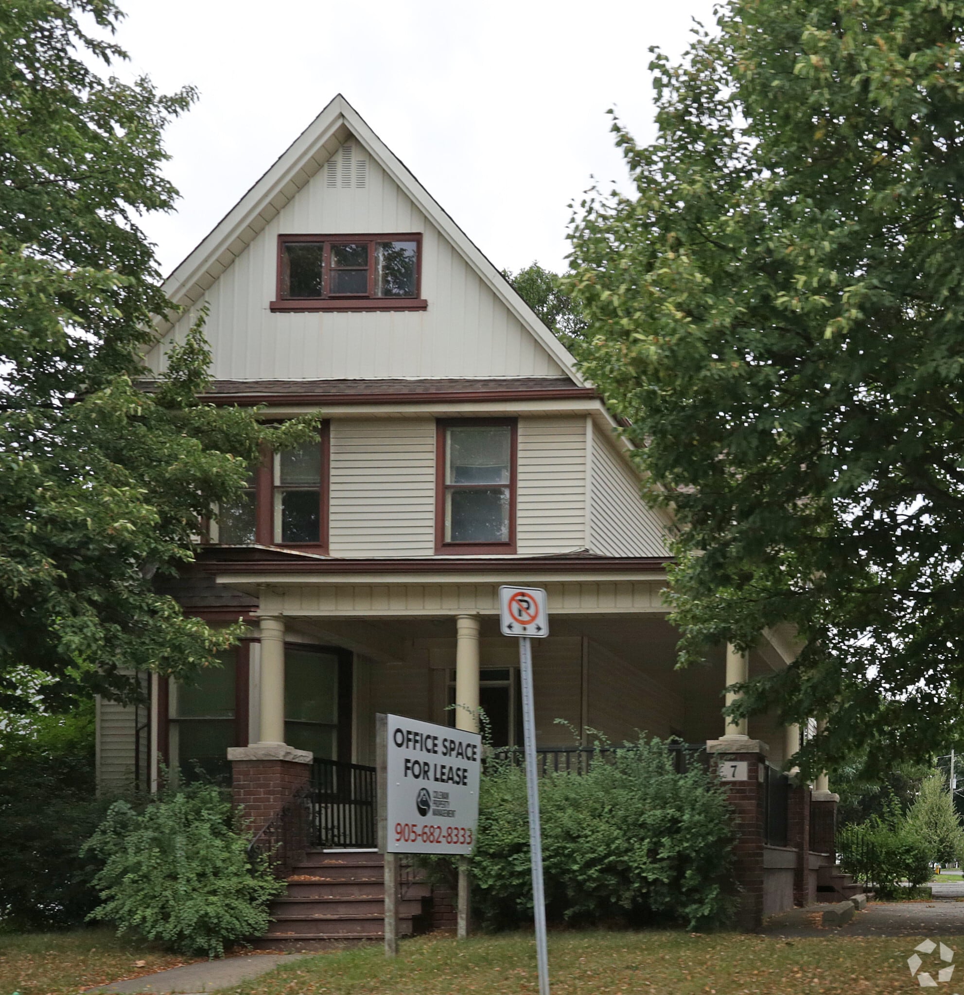 7 Welland Ave, St Catharines, ON for sale Primary Photo- Image 1 of 8