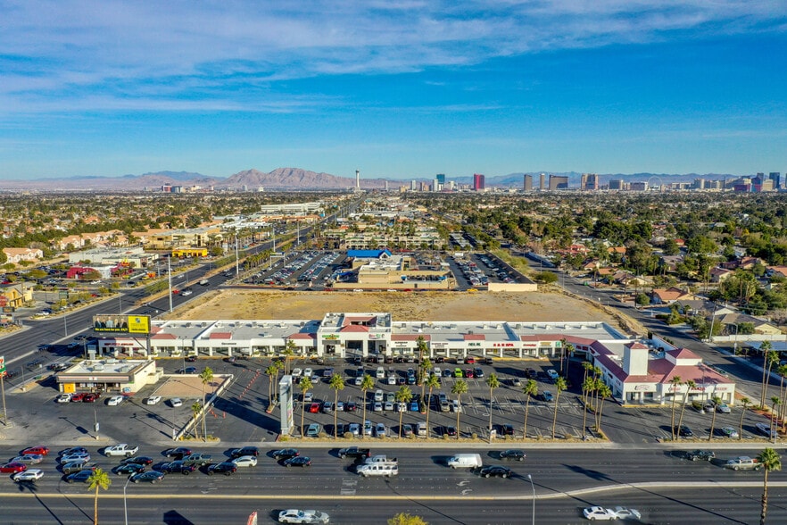 2550 S Rainbow Blvd, Las Vegas, NV for lease - Building Photo - Image 2 of 7