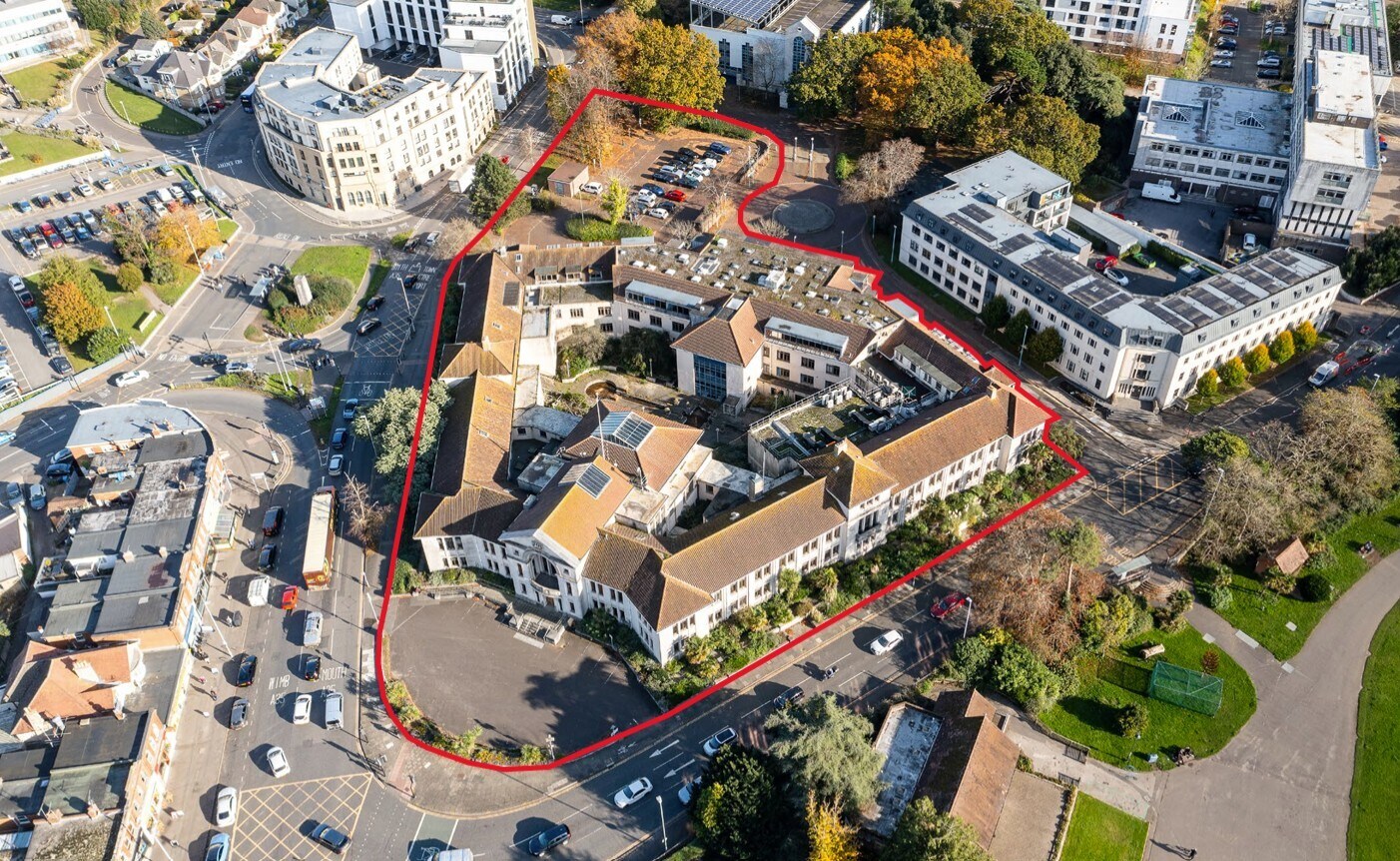 Bourne Av, Bournemouth for sale Primary Photo- Image 1 of 9