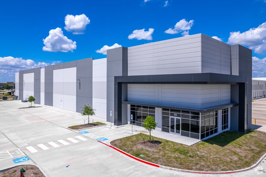 733 Ridgecrest Rd, Forney, TX for lease - Primary Photo - Image 3 of 3