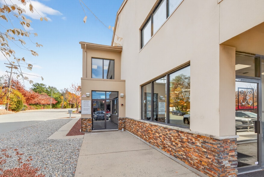 172 US Highway 9, Englishtown, NJ for lease - Building Photo - Image 2 of 4