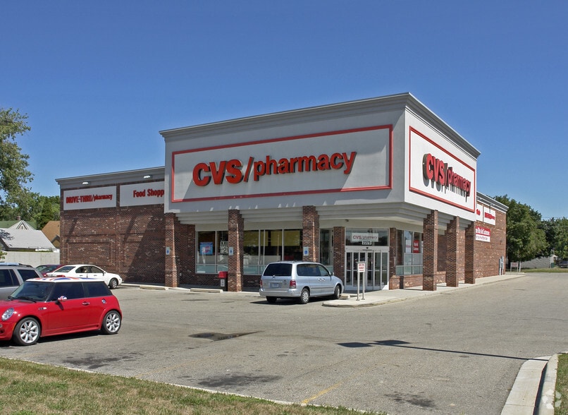 2375 28th St SW, Wyoming, MI for lease - Building Photo - Image 2 of 8