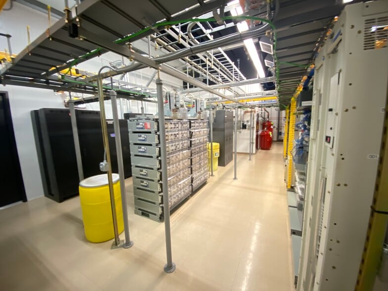 2223 W Airport Way, Boise, ID for lease - Building Photo - Image 2 of 9