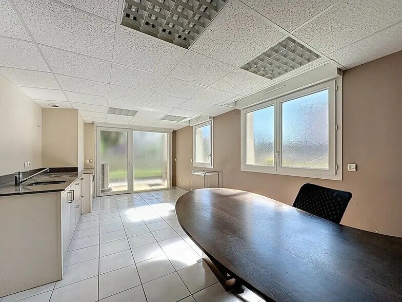 Office in Mions for sale - Interior Photo - Image 3 of 11