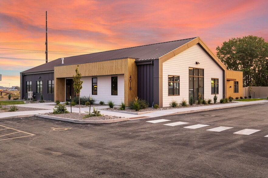 4018 Montana Sapphire Dr, Billings, MT for sale - Primary Photo - Image 1 of 7