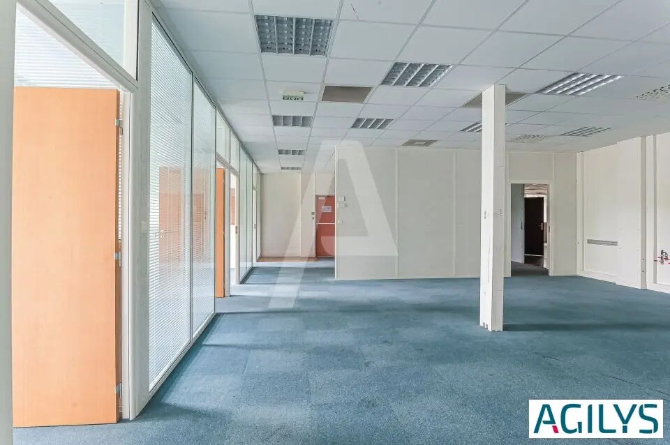 Flex in  for lease Interior Photo- Image 1 of 6