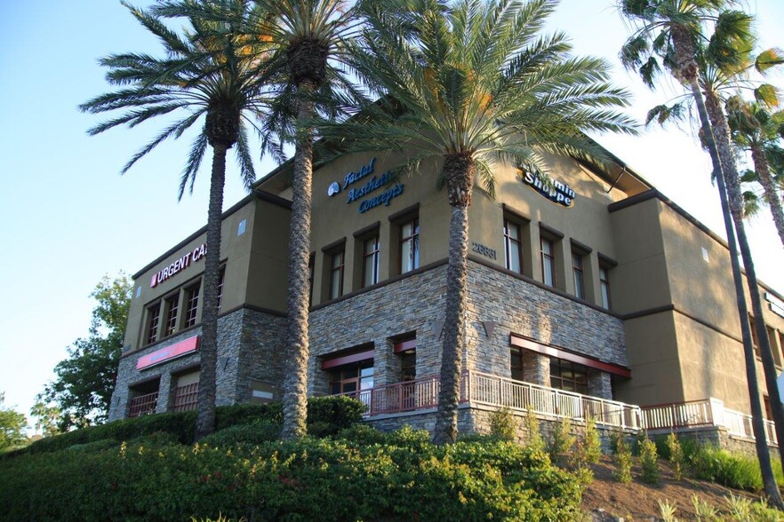 26831 Aliso Creek Rd, Aliso Viejo, CA for lease - Building Photo - Image 1 of 2