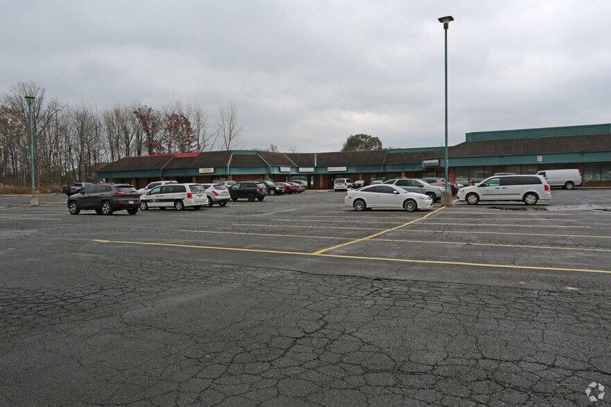 6080 McLeod Rd, Niagara Falls, ON L2G 7T4 Retail for Lease