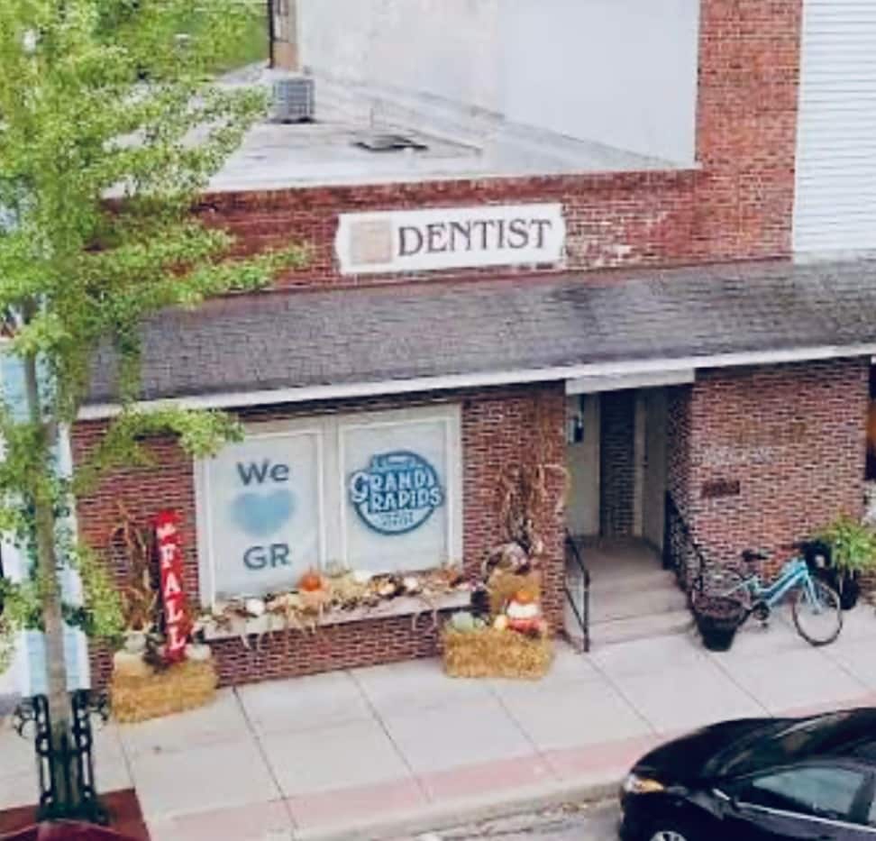 24163 Front St, Grand Rapids, OH for sale Primary Photo- Image 1 of 3