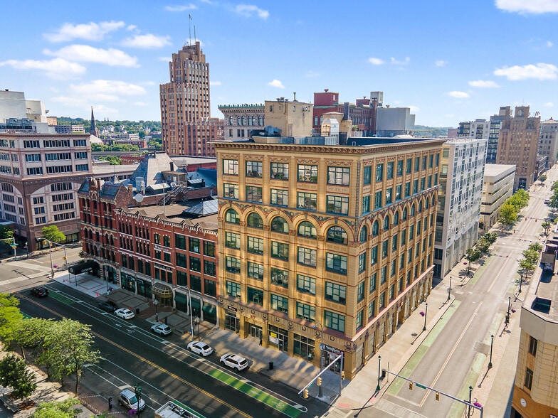 215-223 Salina St, Syracuse, NY for lease - Building Photo - Image 2 of 7