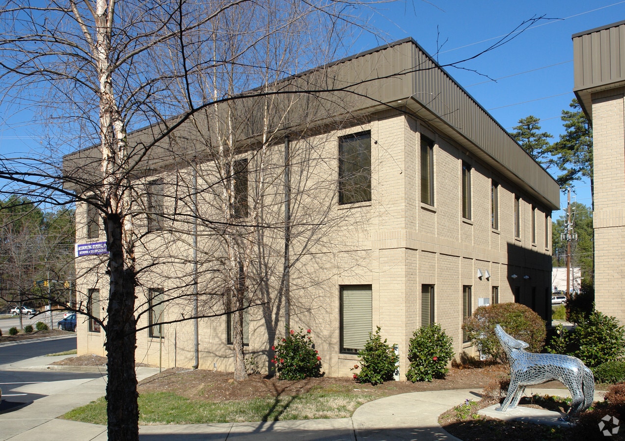 2809 Spring Forest Rd, Raleigh, NC 27616