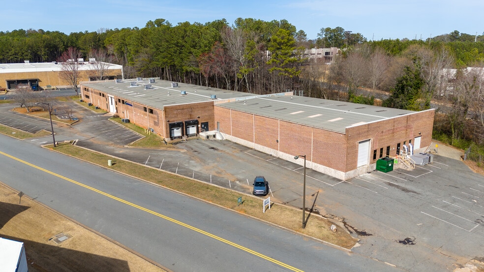 1040 Cobb Industrial Dr, Marietta, GA for sale - Building Photo - Image 1 of 17