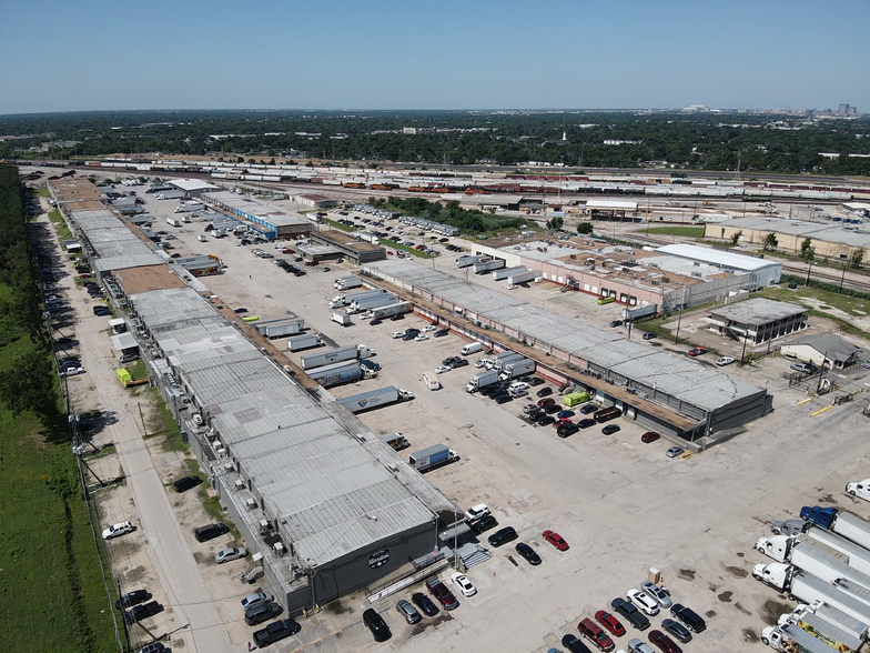 3126 Produce Row, Houston, TX for lease - Building Photo - Image 2 of 2