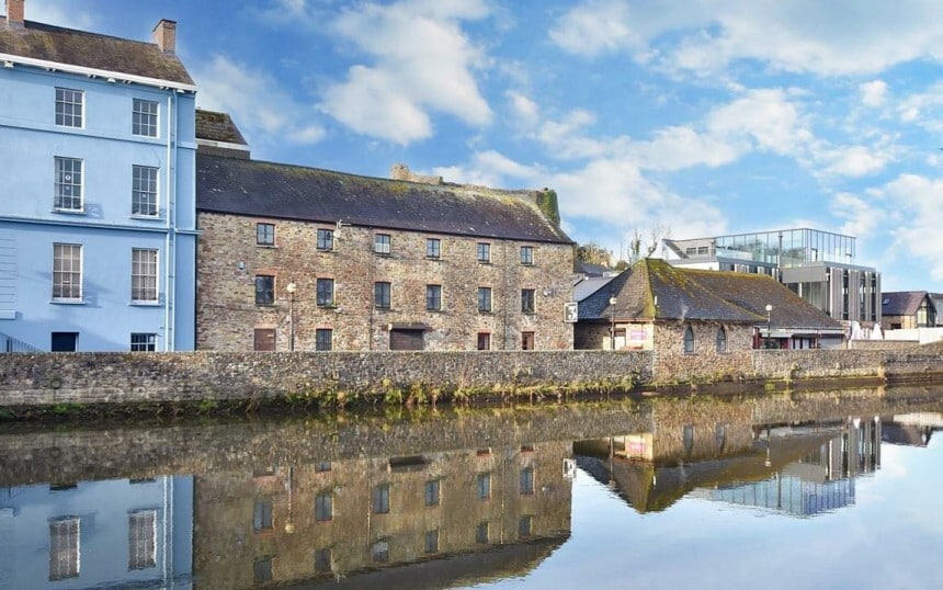 12 Victoria Pl, Haverfordwest for lease - Building Photo - Image 2 of 4