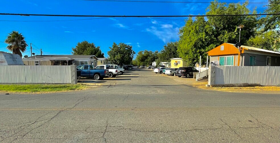 1914 9th Ave, Olivehurst, CA for sale - Building Photo - Image 1 of 1