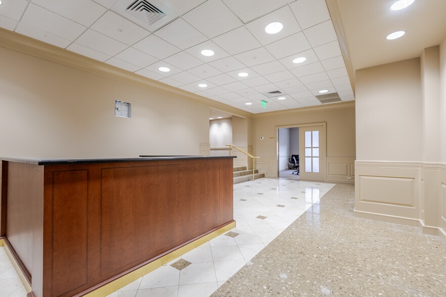 140 E Main St, Rock Hill, SC for lease - Building Photo - Image 3 of 11