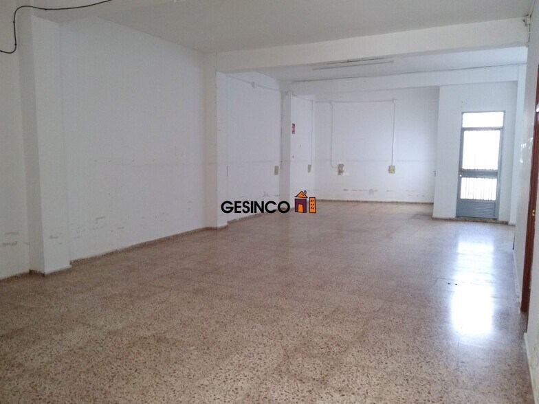Retail in Ontinyent, Valencia for lease - Building Photo - Image 2 of 7