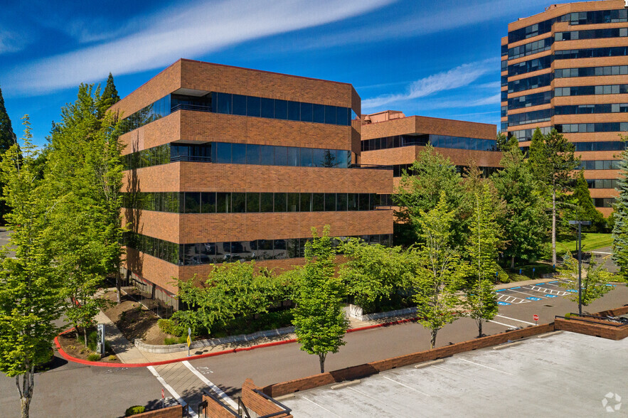 10300 SW Greenburg Rd, Portland, OR for lease - Primary Photo - Image 1 of 5