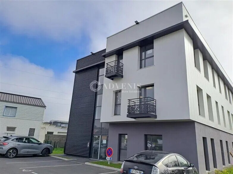 Office in La Chapelle-sur-Erdre for lease - Building Photo - Image 2 of 5