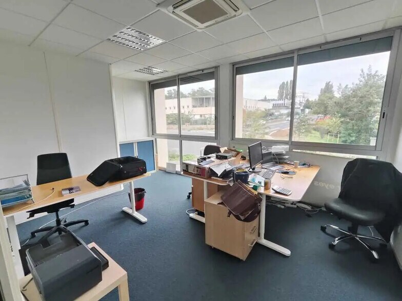 14 Avenue Du 1Er Mai, Palaiseau for sale - Building Photo - Image 2 of 11