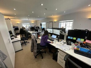 12A Bell Ln, Thame for lease Interior Photo- Image 1 of 8