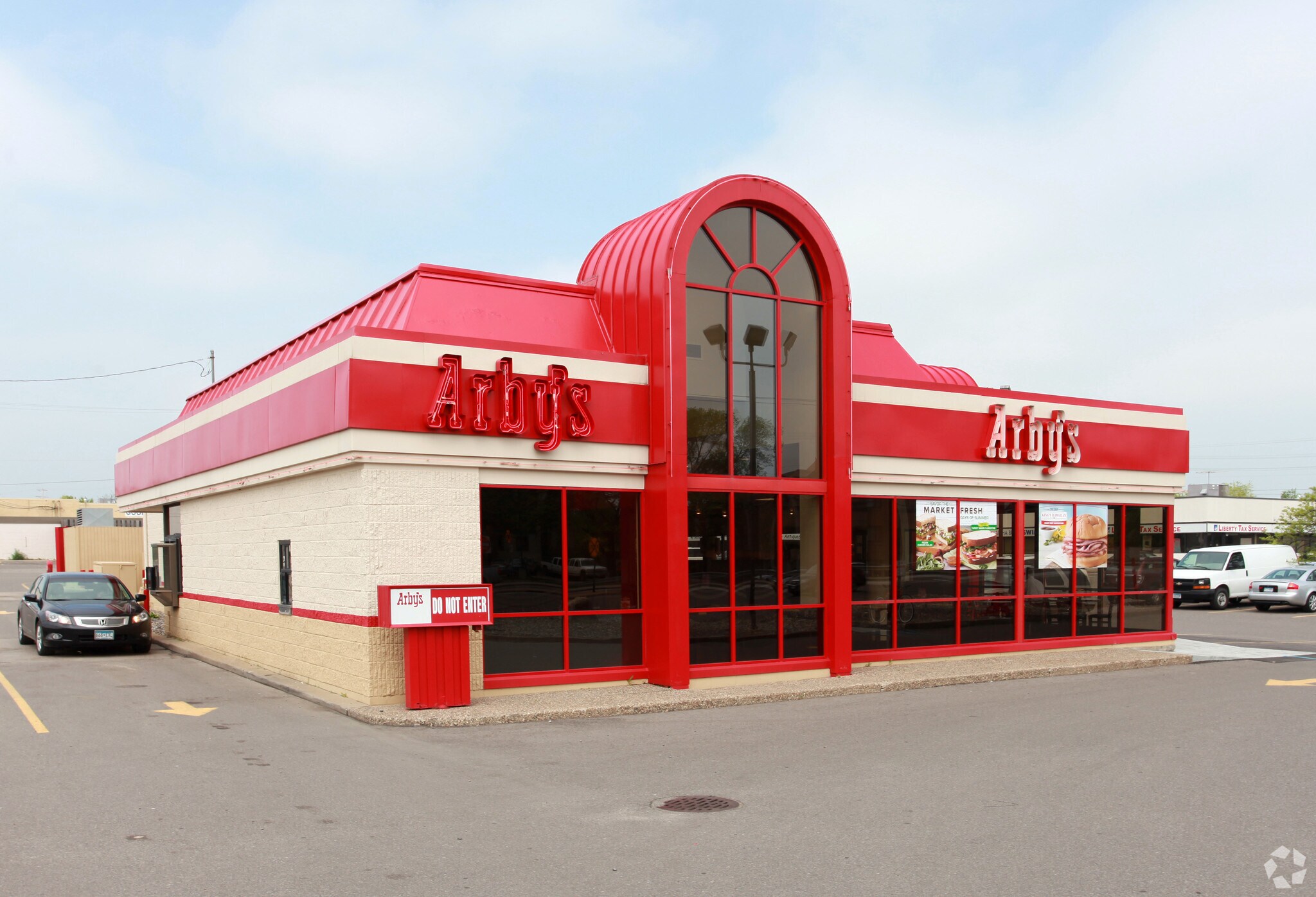 140 N Blake Rd, Hopkins, MN for sale Primary Photo- Image 1 of 1