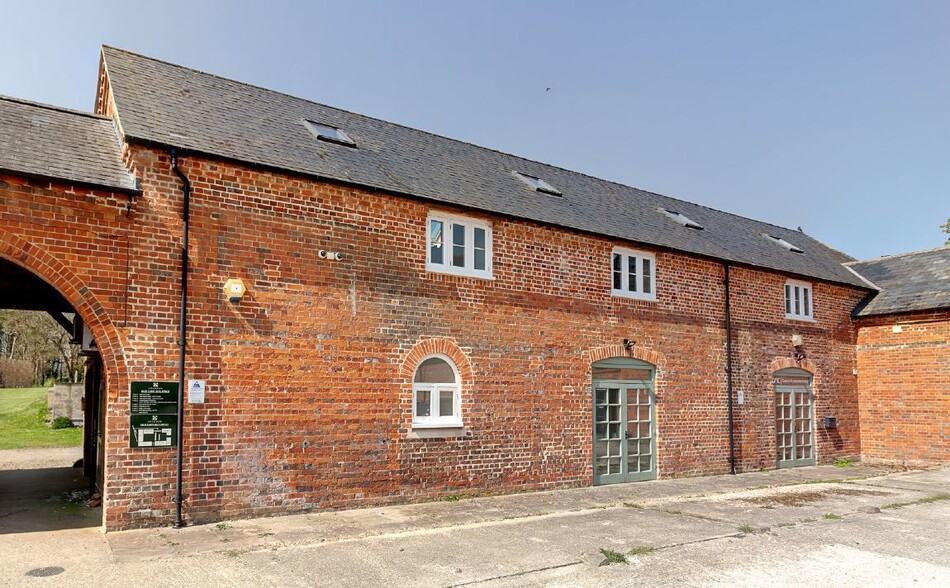 Standen Manor, Hungerford for lease - Building Photo - Image 1 of 11