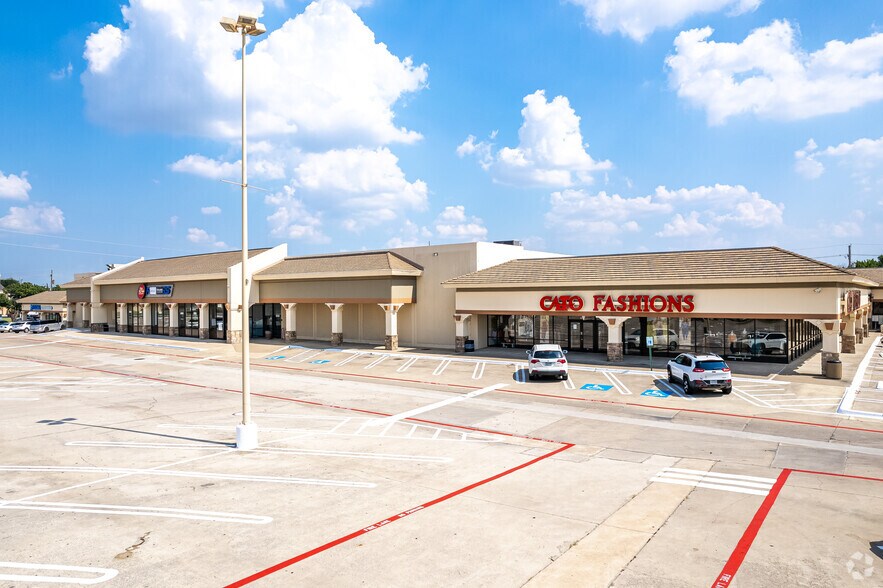 724 W Main St, Lewisville, TX for sale - Primary Photo - Image 1 of 1