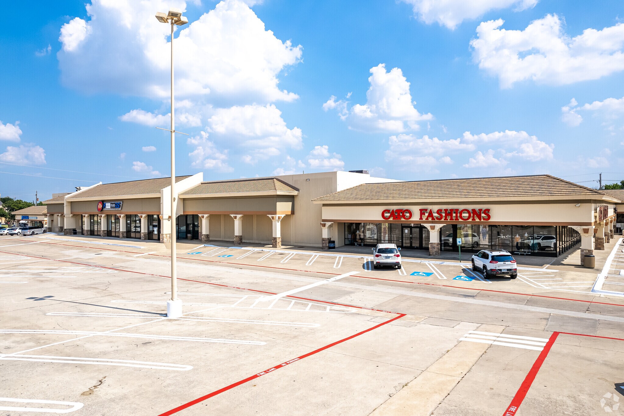 724 W Main St, Lewisville, TX for sale Primary Photo- Image 1 of 1