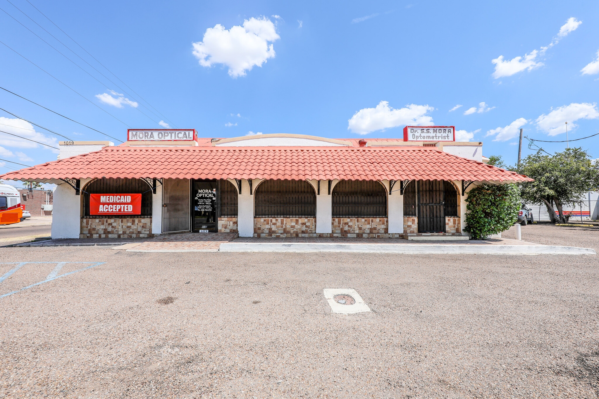 1019 San Bernardo Ave, Laredo, TX for sale Primary Photo- Image 1 of 26