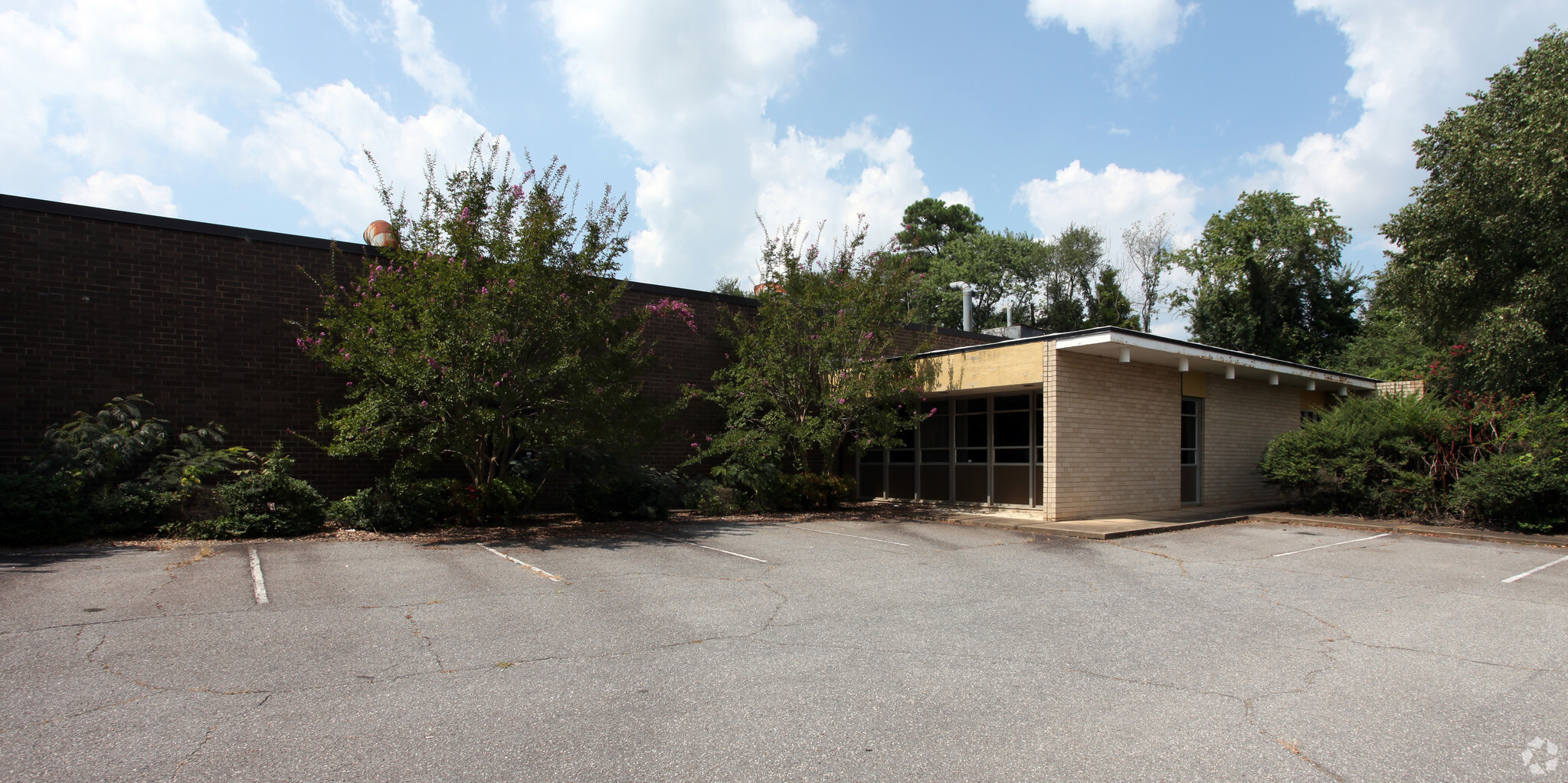 569 US 321 Hwy NW, Hickory, NC for sale Primary Photo- Image 1 of 1