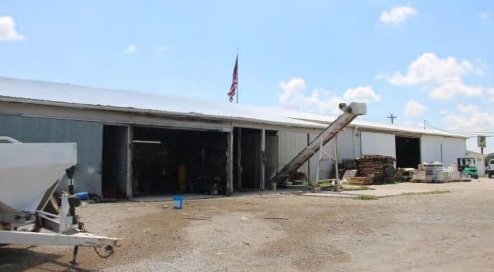 2672 N Highway 127, Albany, KY for sale - Building Photo - Image 2 of 15