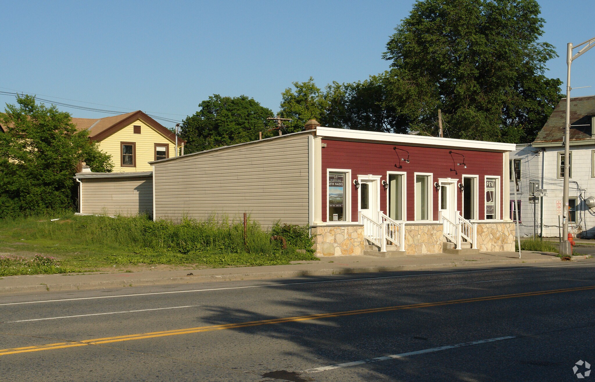 32 Raymond Ave, Poughkeepsie, NY for sale Primary Photo- Image 1 of 1