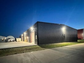 1210 Summit Ridge Dr, Edmond OK - Warehouse