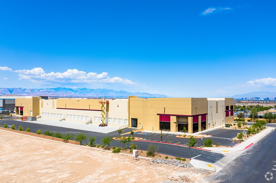 1725 Chaparral Rd, Henderson, NV for lease - Building Photo - Image 3 of 9