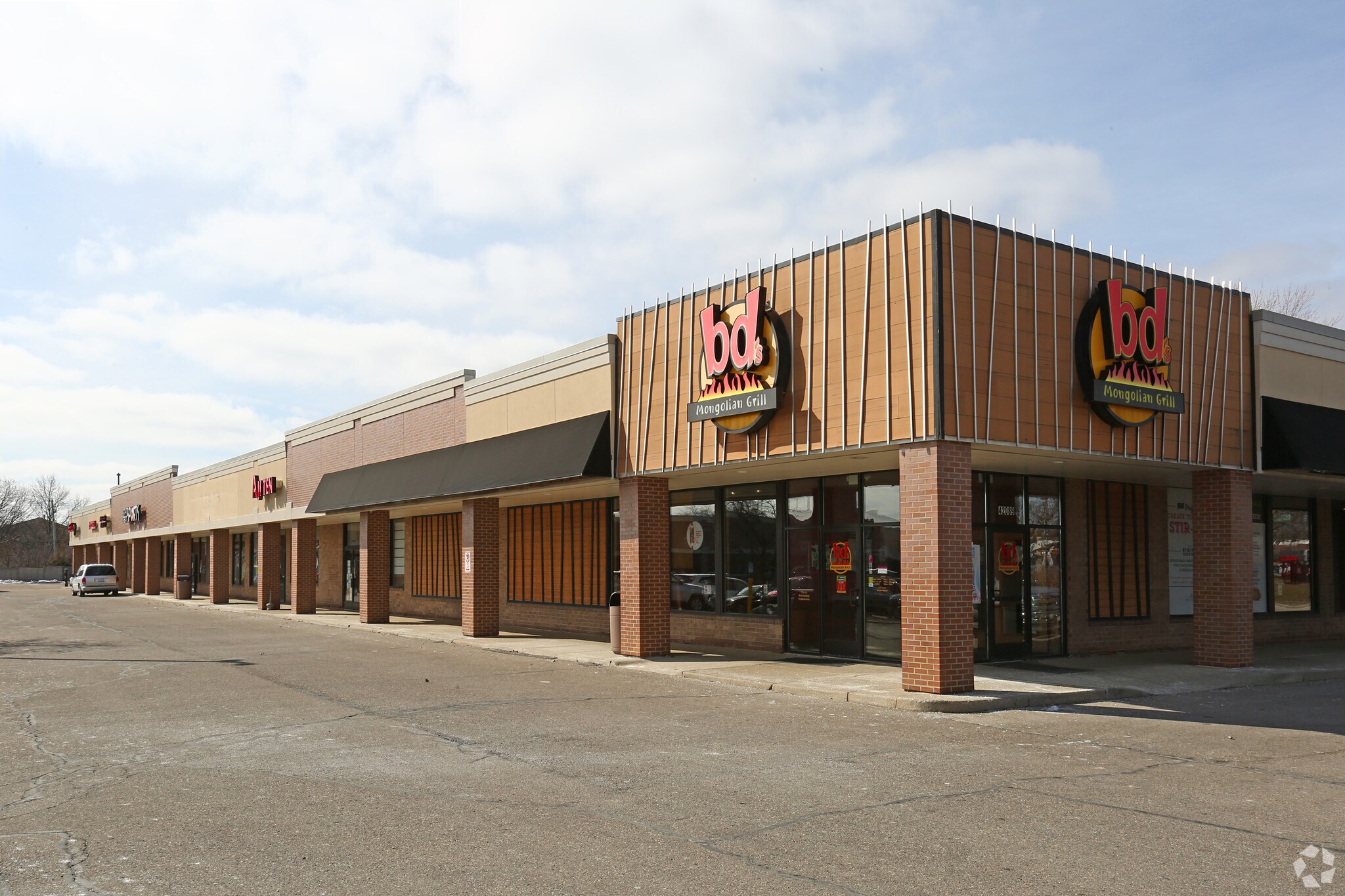 4200142089 Ford Rd, Canton, MI 48187 Canton Shopping Center