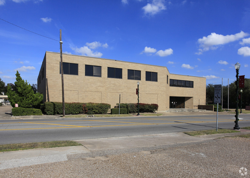 209 E Mulberry St, Angleton, TX for sale - Primary Photo - Image 1 of 1