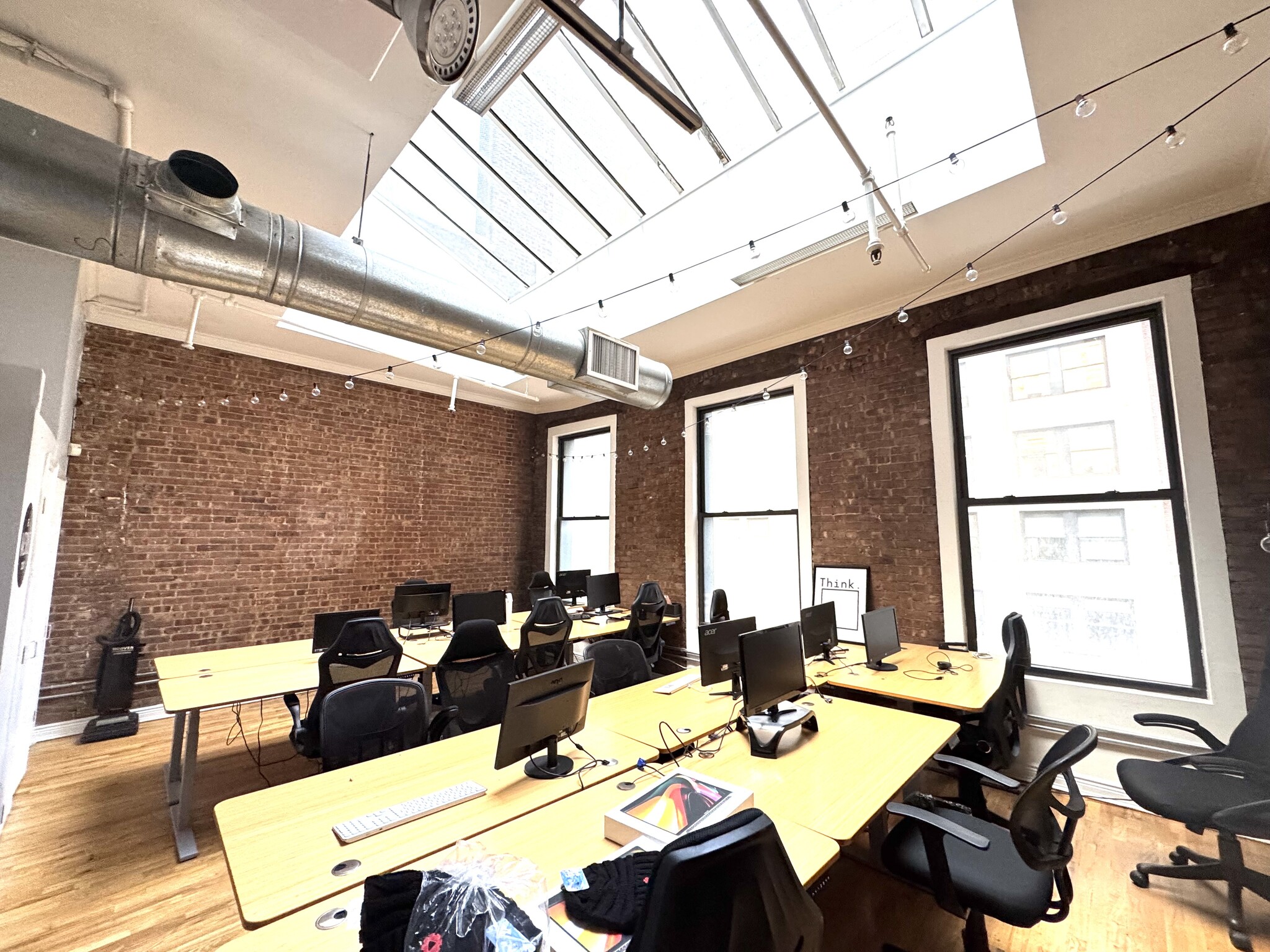 14 E 44th St, New York, NY for lease Building Photo- Image 1 of 10