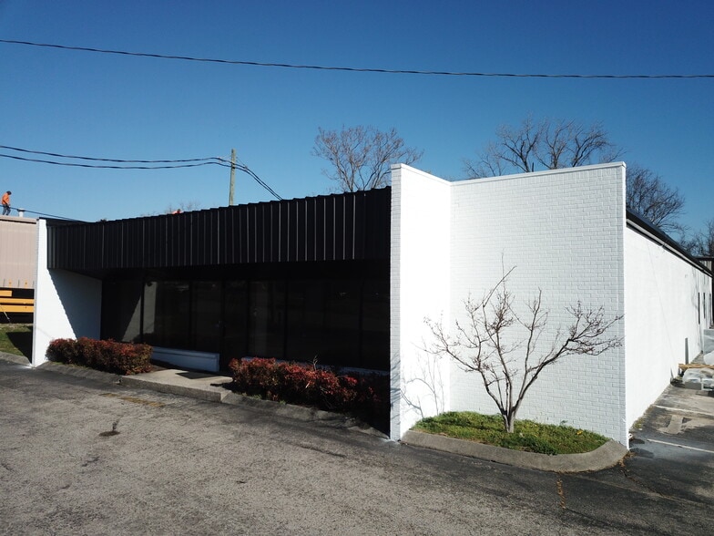 1004 Old Tree Ct, Nashville, TN for sale - Building Photo - Image 3 of 7