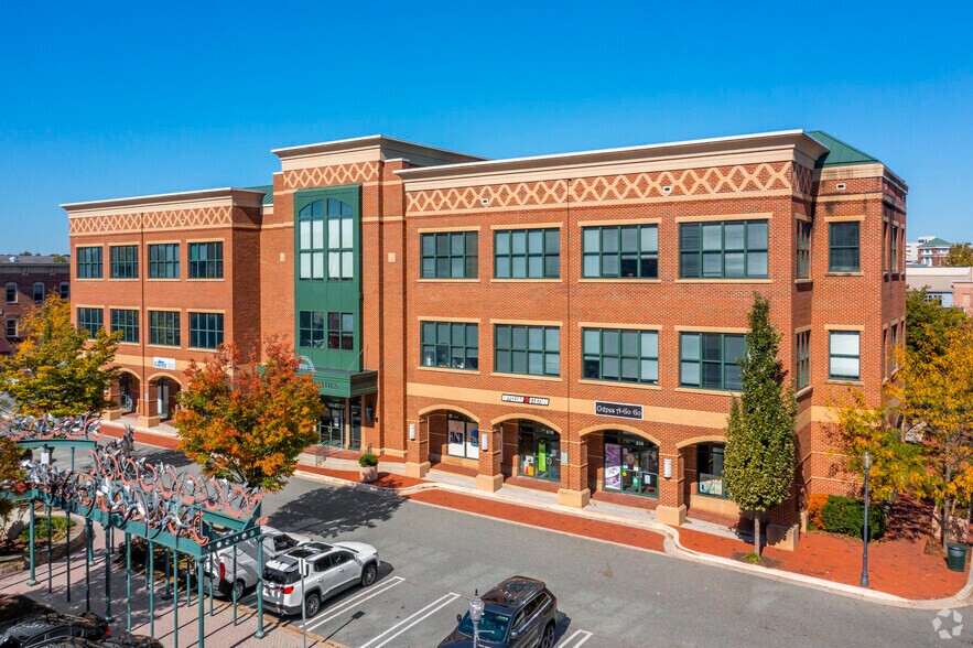502-514 Main St, Gaithersburg, MD for lease - Primary Photo - Image 1 of 4