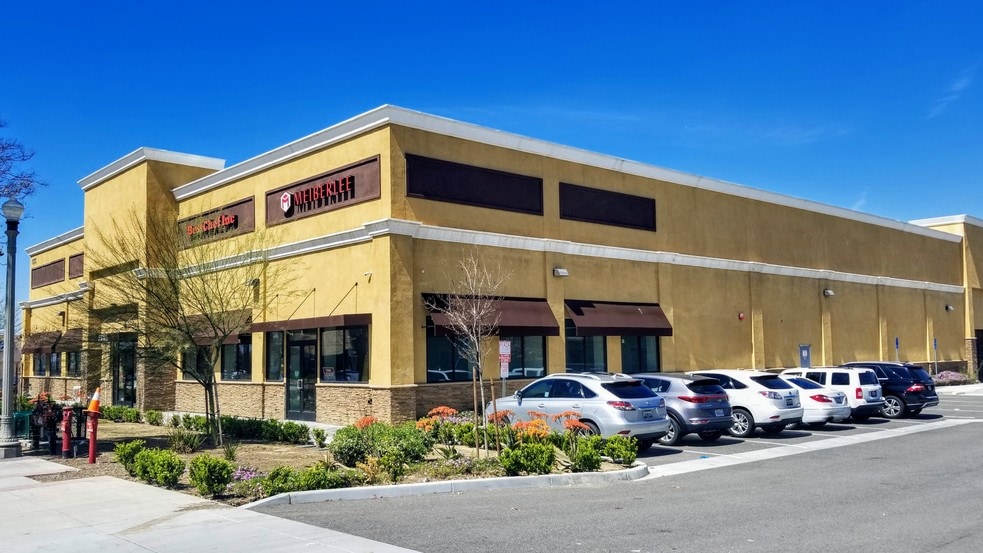 1575 University Ave, Riverside, CA for lease - Building Photo - Image 2 of 12