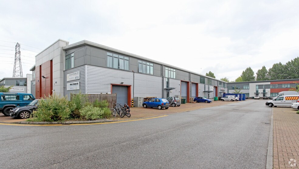 Dwight Rd, Watford, WD18 9DA Industrial for Lease