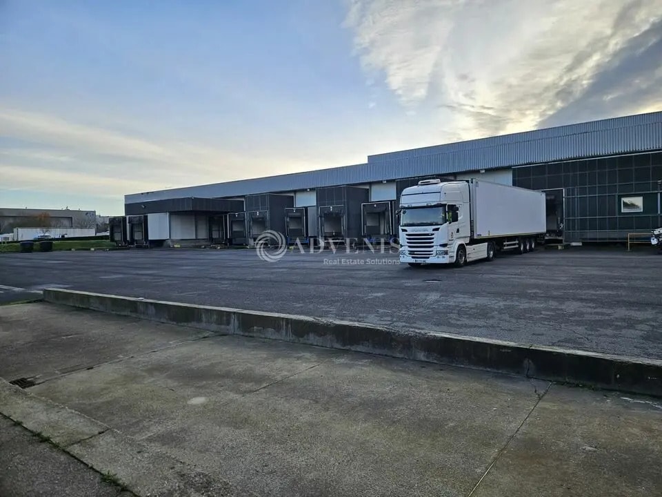Industrial in SAINT-OUEN-L'AUMONE for lease Building Photo- Image 1 of 6