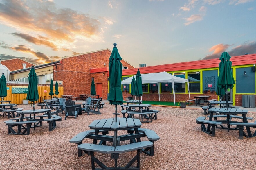 2727 N Cascade Ave, Colorado Springs, CO for lease - Building Photo - Image 2 of 39