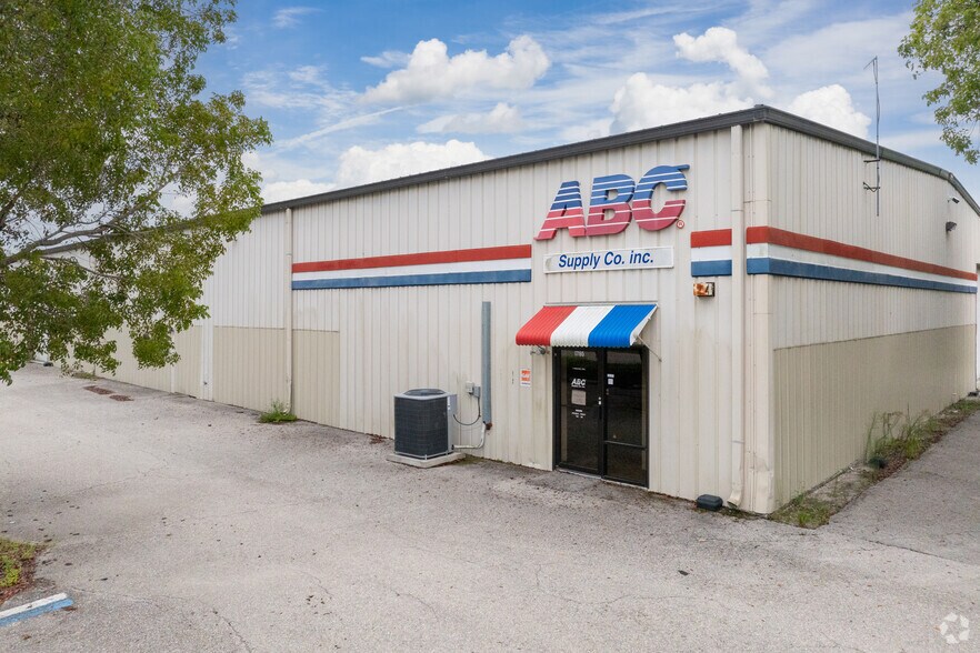 17195 Jean St, Fort Myers, FL for lease - Primary Photo - Image 1 of 5